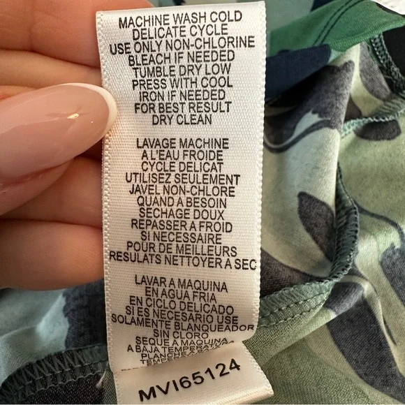 BCBGMAXAZRIA Halter Floral Fit & Flare Dress Sage Navy Resort Coastal Chic XS - Picture 16 of 16